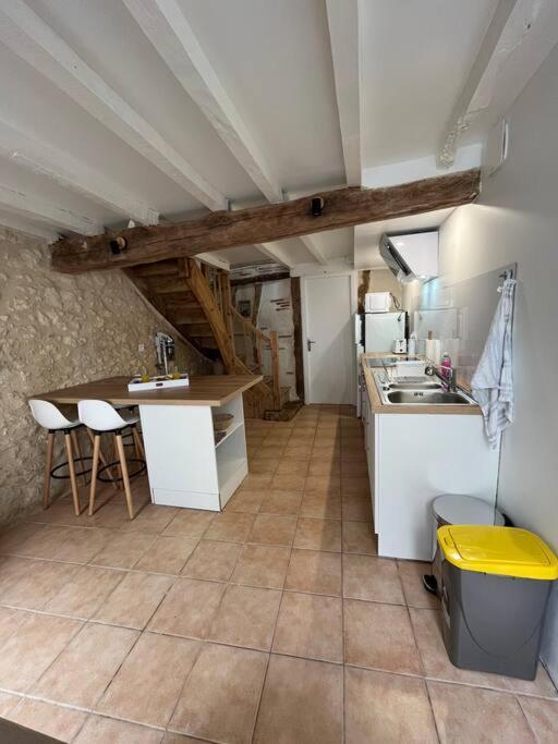 Holiday home La Pierre Pourpre